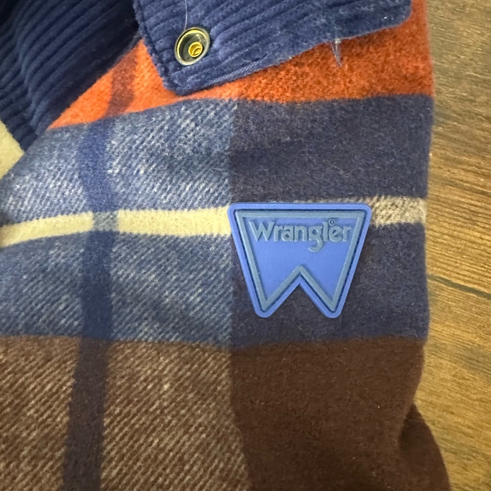 Wrangler Multicolor Plaid Performance Jacket - Picture 8 of 9